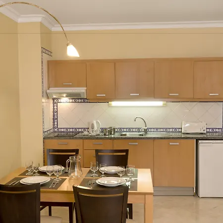 Ξενοδοχείο με διαμερίσματα Paladim & Alagoamar 4*
